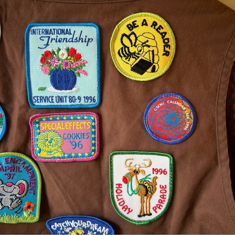 Vintage 90s Girl Scout USA Vest Brownie Medium Nation’s Capital Patches Pin - Picture 6 of 12